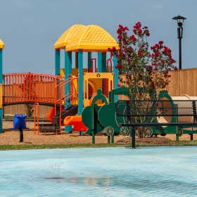 splash pad by park Sparkling swimming pool